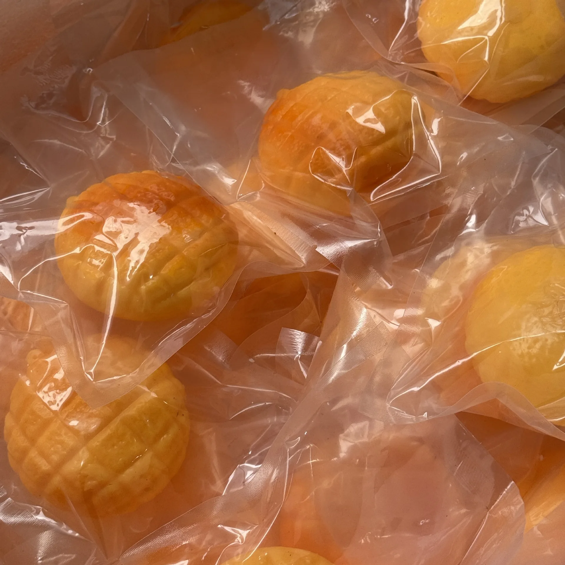 Food-Shaped Stress Ball Pineap - огляд і ціна Food & Snacks Pdf